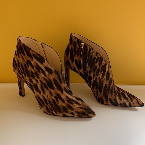 🌺VINCE CAMUTO🌺 Chic ankle heel boot🔥NWOT - Picture 3 of 6